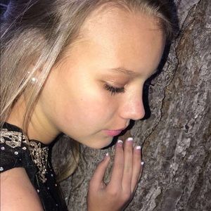 Meet your Posher, Layla